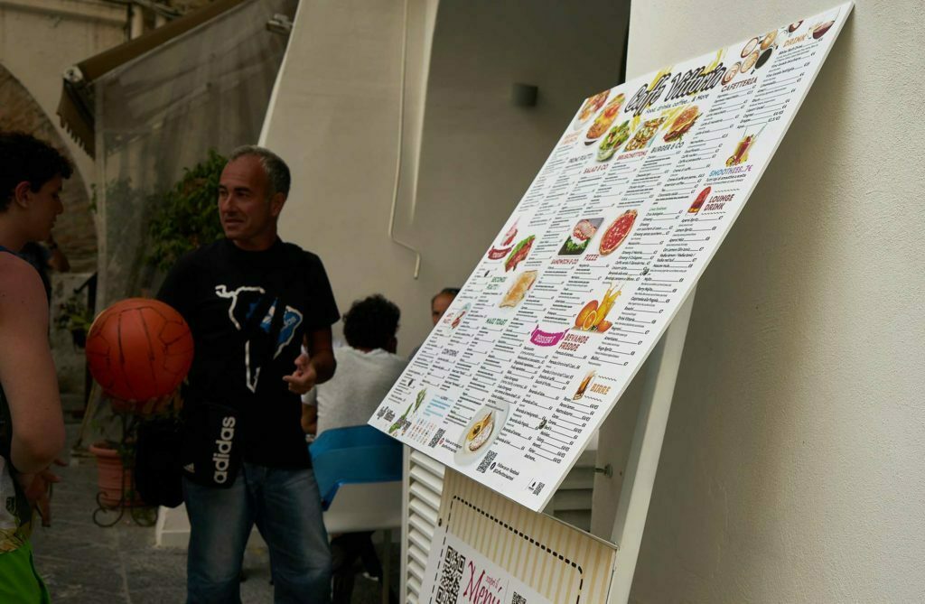 007-caffe-vittoria-atrani-meni-design-new